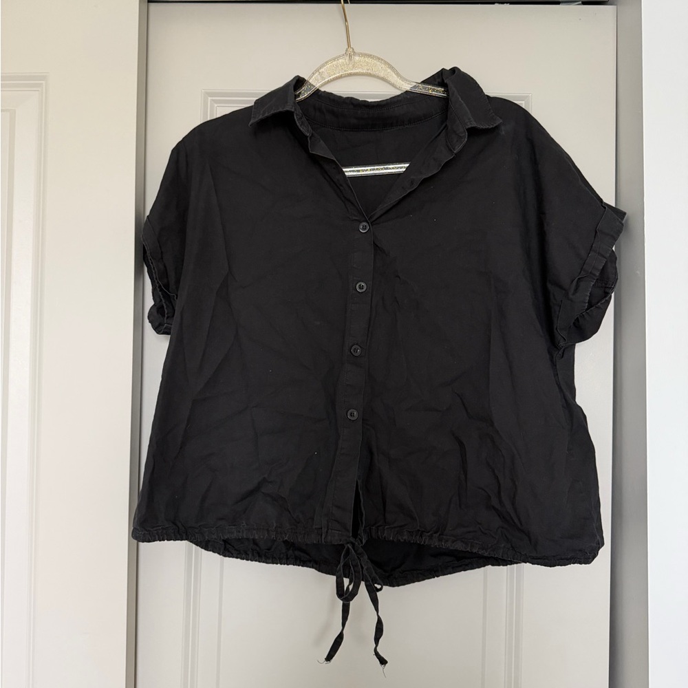 Black Button-Up Short Sleeve Shirt